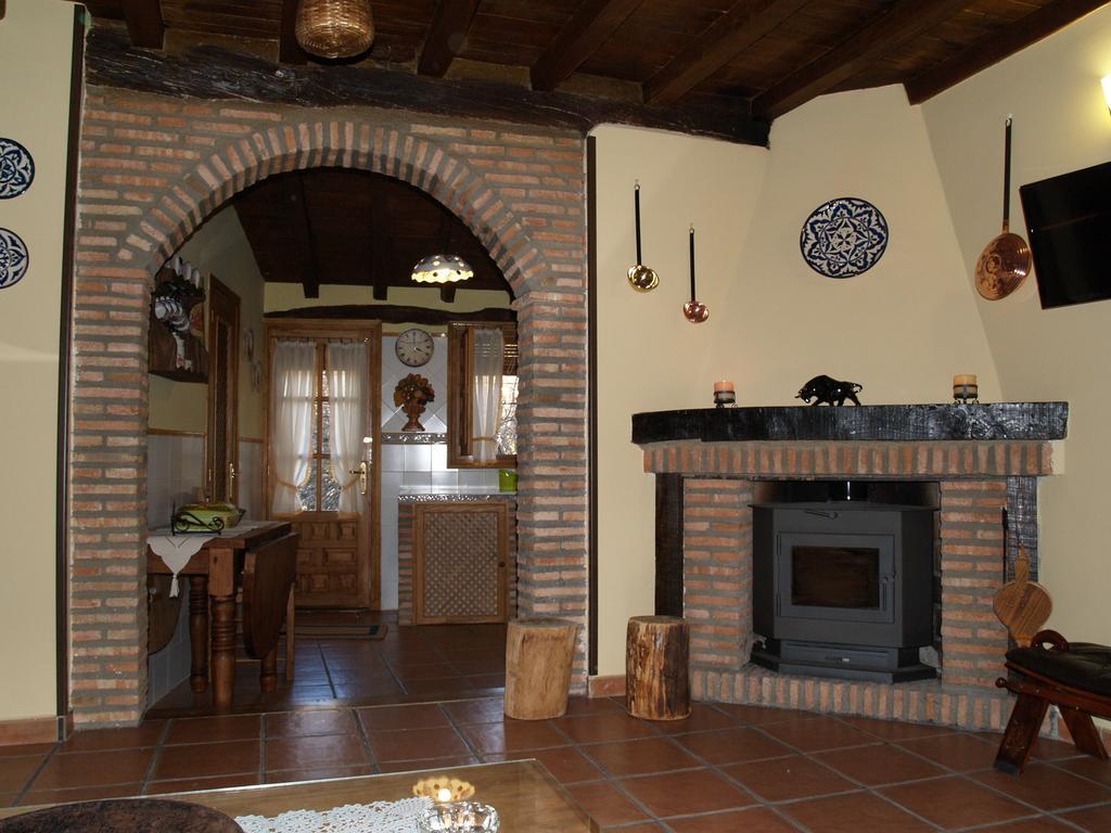 La Casa Del Vado Pensionat Hervás Exteriör bild